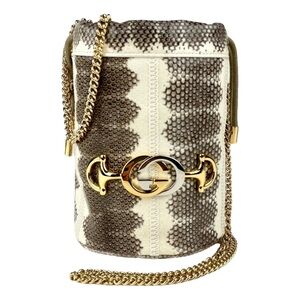 Elegant Gucci Snake Print Bucket Bag with Gold Chain